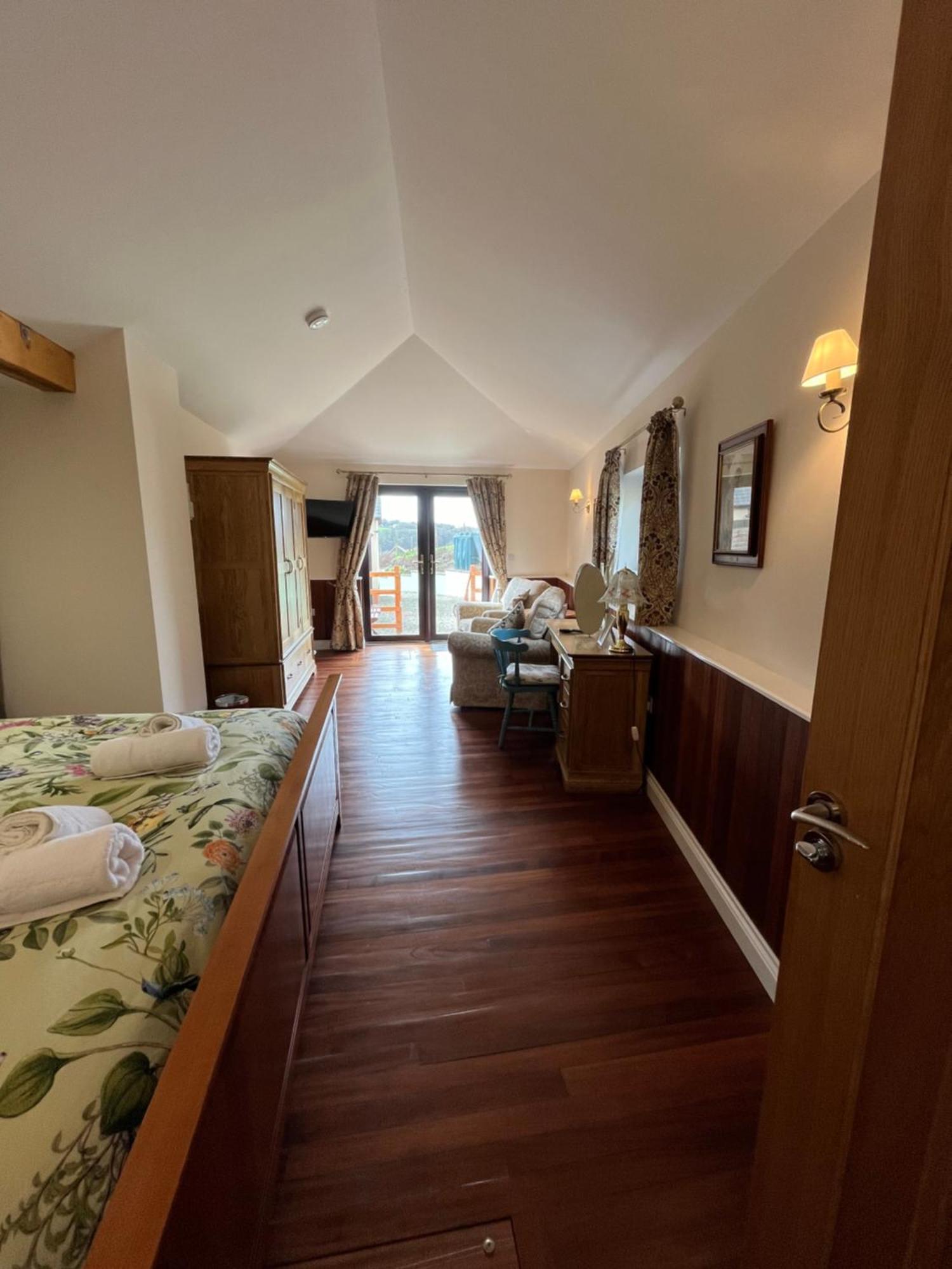 Neuadd Villa Llanwnen Екстер'єр фото